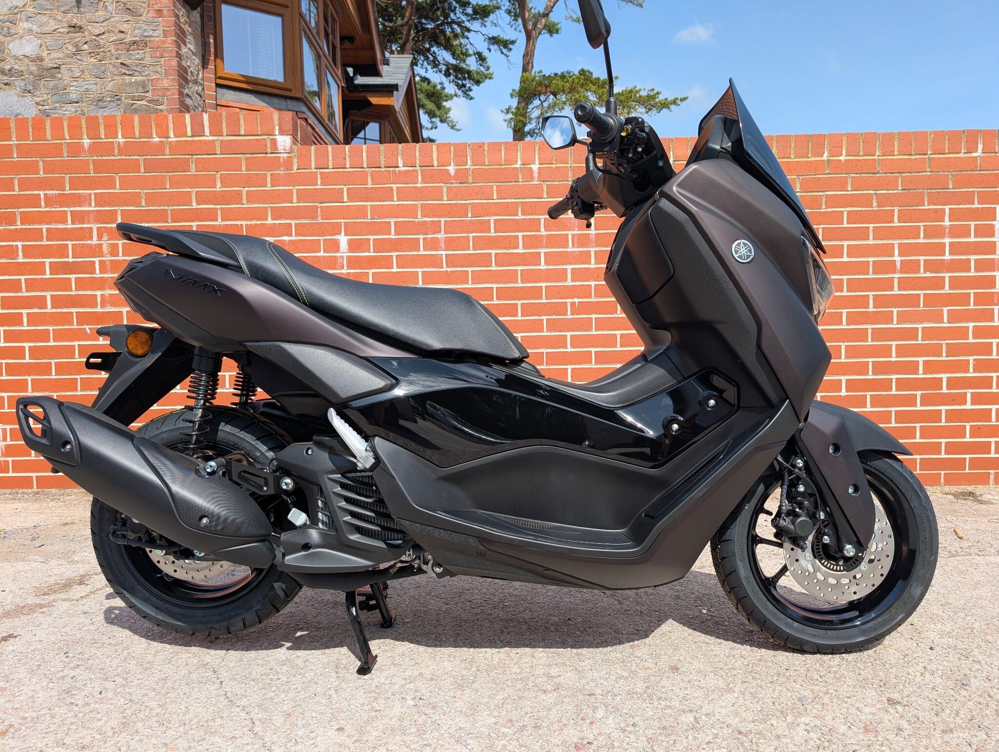 Yamaha NMAX ブラック 最新型 YAMAHA NMAX125 新車外し 純正ホイール